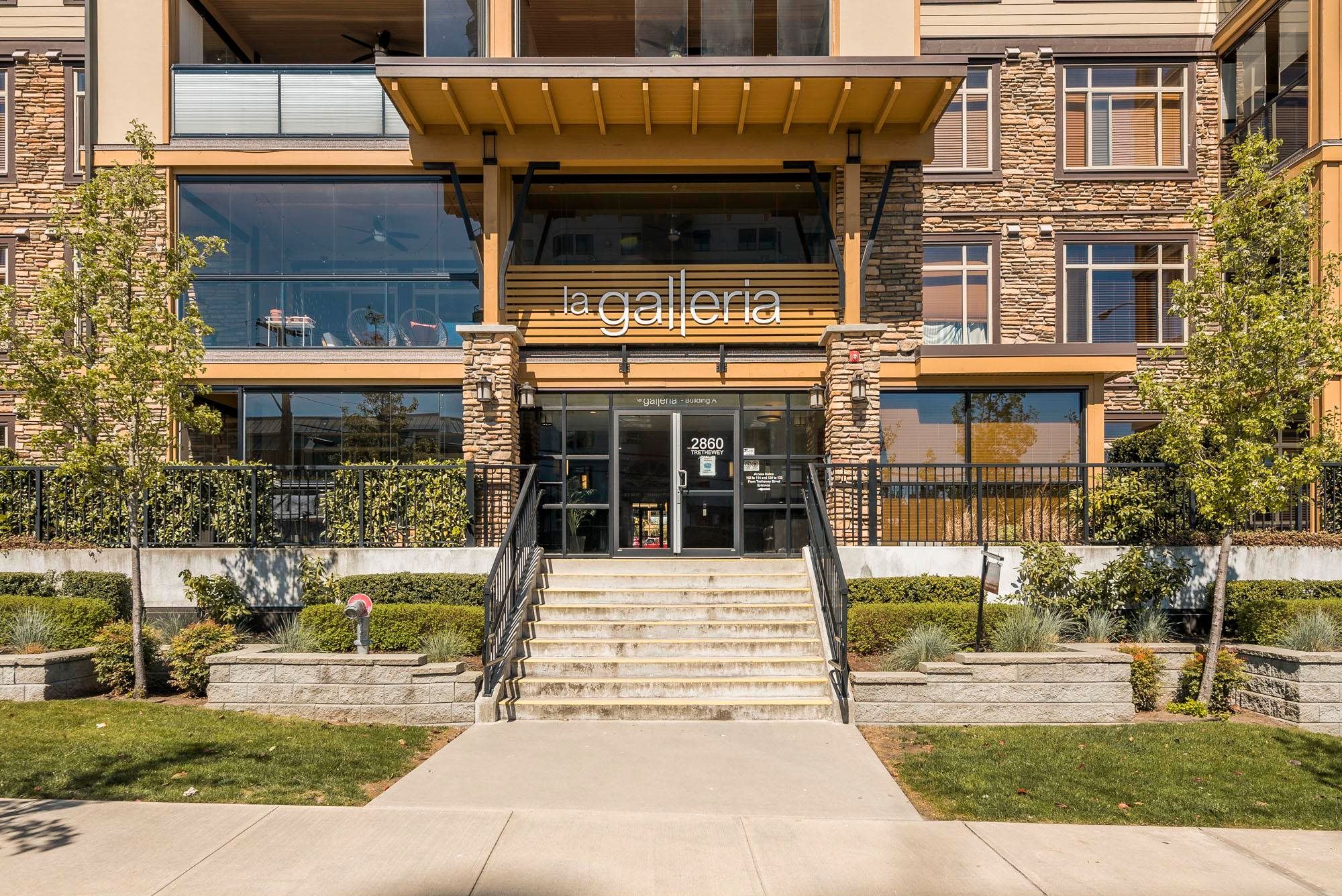 Open House. Open House on Saturday, August 27, 2022 1:00PM - 4:00PM
Upscale 1 Bedroom and Den condo with 968 sq ft of living area at La Galleria in Abbotsford. Solarium plus a private gated patio with walkout to a treed courtyard. Great location close to 